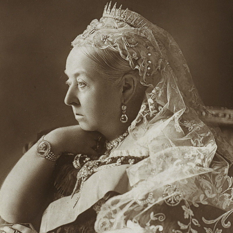 Queen Victoria and the Photographic Expression of Widowhood